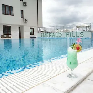 Emerald Hills アパートホテル ソゾポル